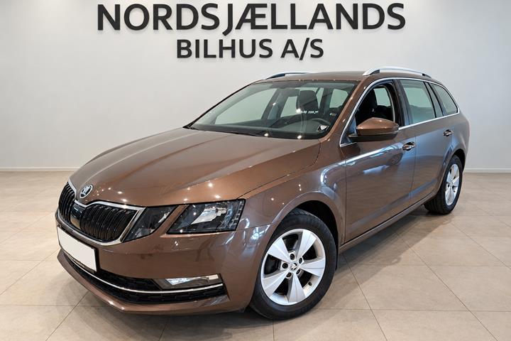 Brun Skoda Octavia fra 2020