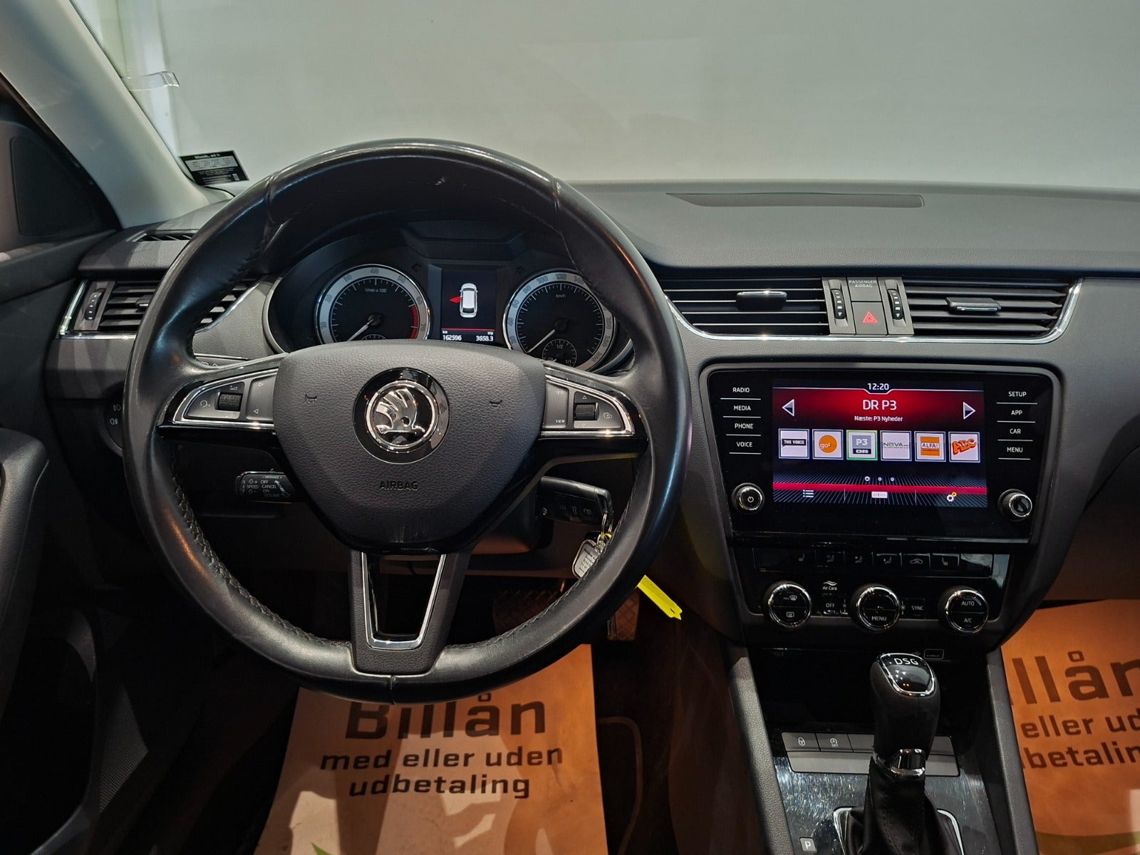 Brun Skoda Octavia fra 2020