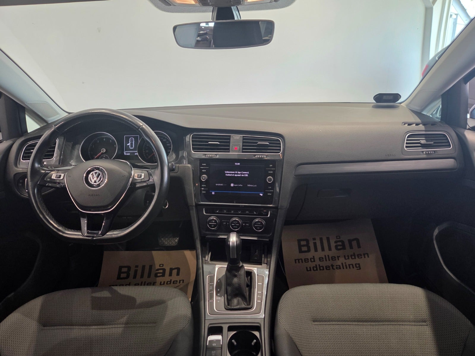 Blå VW Golf VII fra 2020