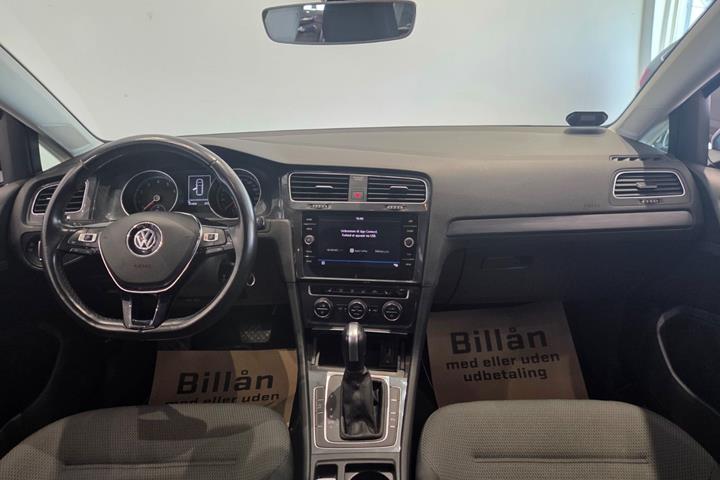 Blå VW Golf VII fra 2020