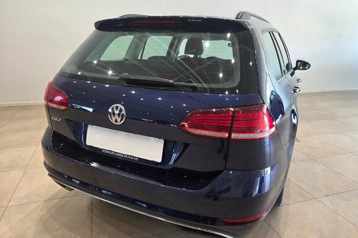 Blå VW Golf VII fra 2020