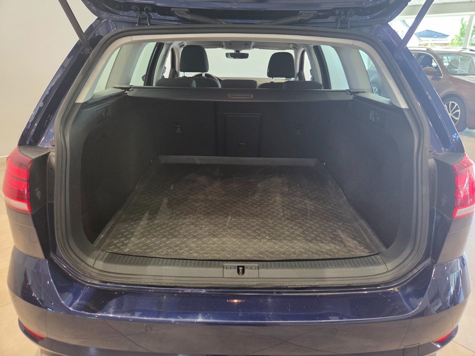 Blå VW Golf VII fra 2020