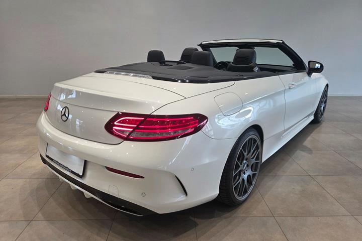 Hvid Mercedes C200 fra 2017