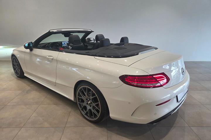 Hvid Mercedes C200 fra 2017