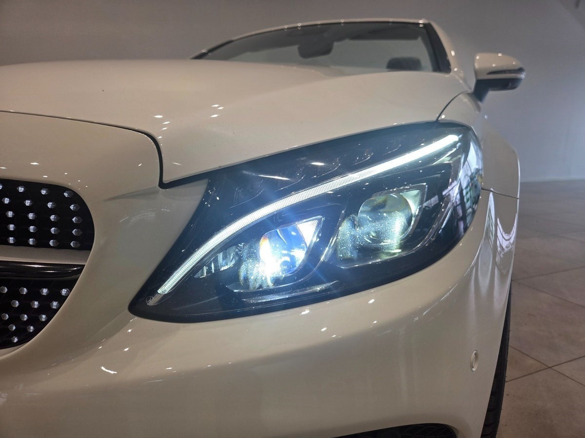 Hvid Mercedes C200 fra 2017