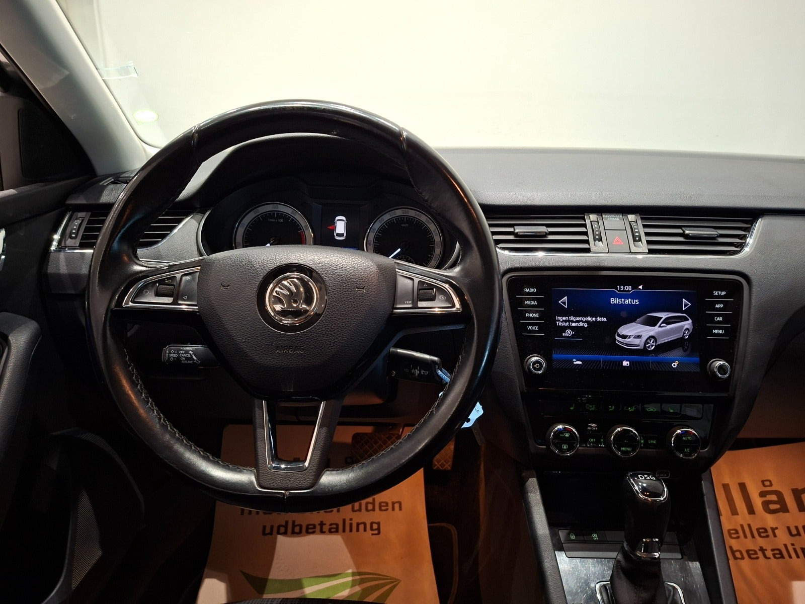 Grå Skoda Octavia fra 2019
