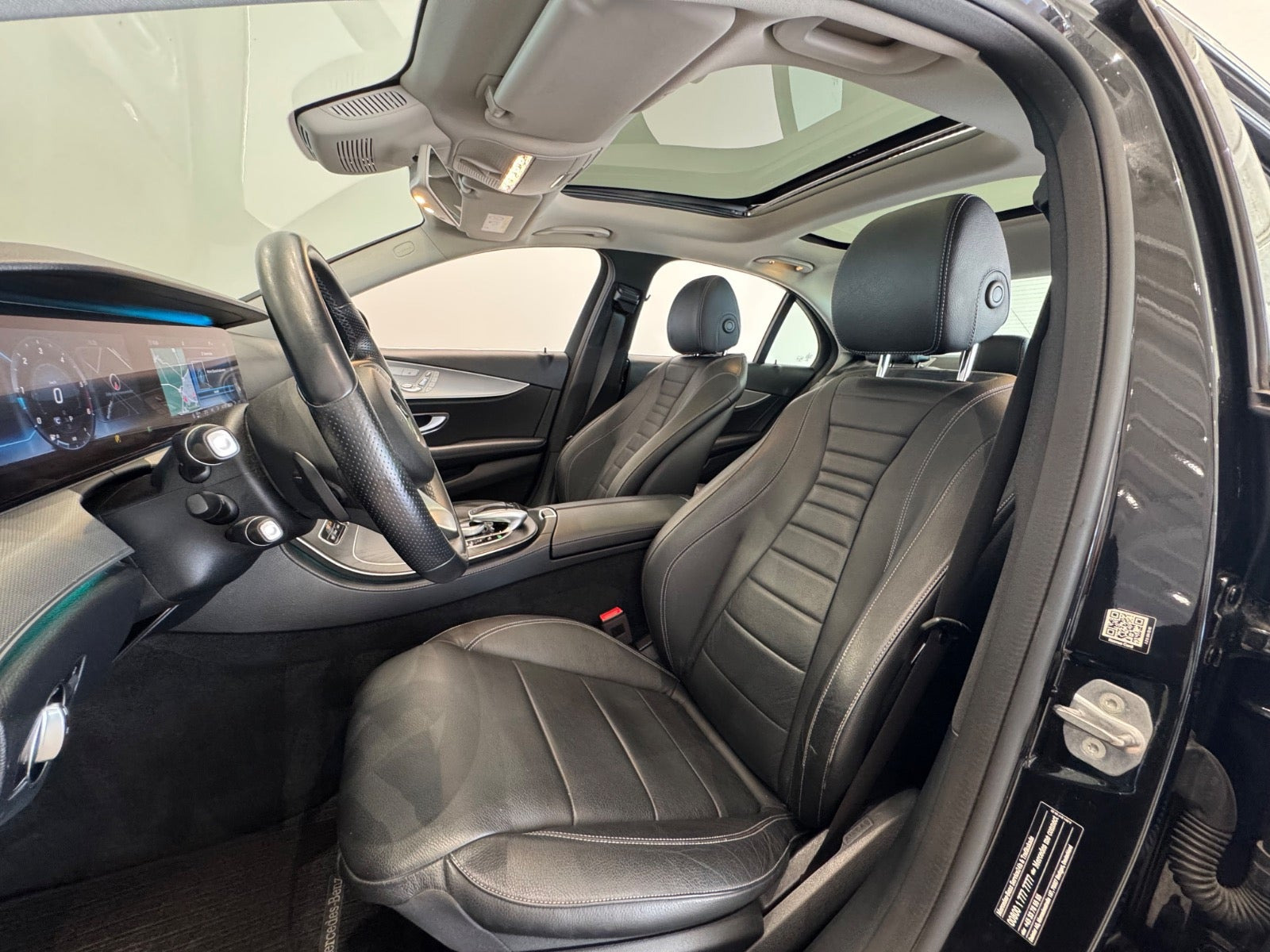 Sort Mercedes E220 d fra 2017