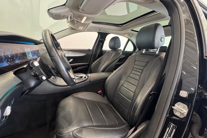 Sort Mercedes E220 d fra 2017