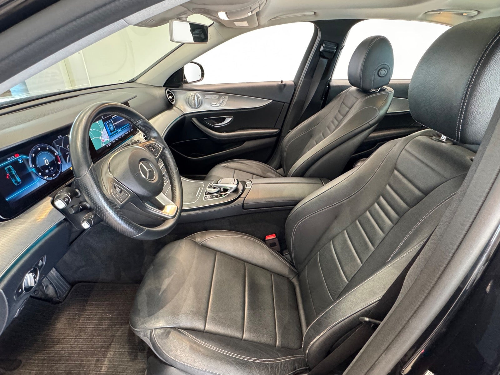 Sort Mercedes E220 d fra 2017