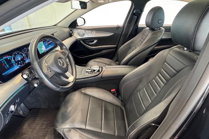 Sort Mercedes E220 d fra 2017