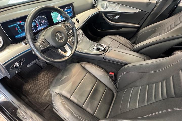 Sort Mercedes E220 d fra 2017