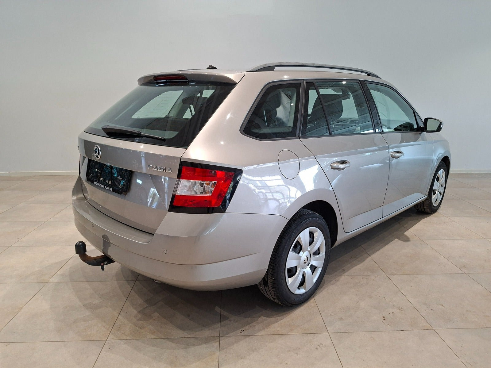 Beige Skoda Fabia fra 2016