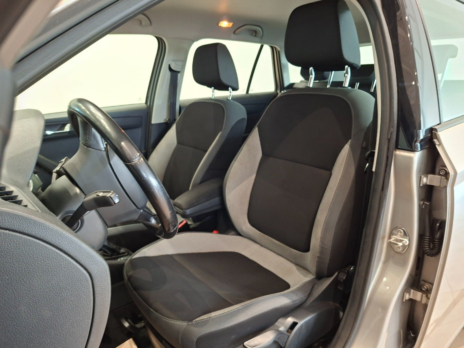 Beige Skoda Fabia fra 2016