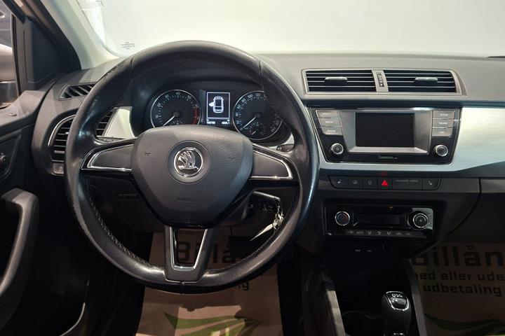Beige Skoda Fabia fra 2016
