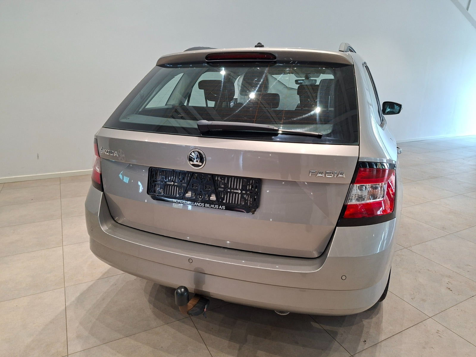 Beige Skoda Fabia fra 2016