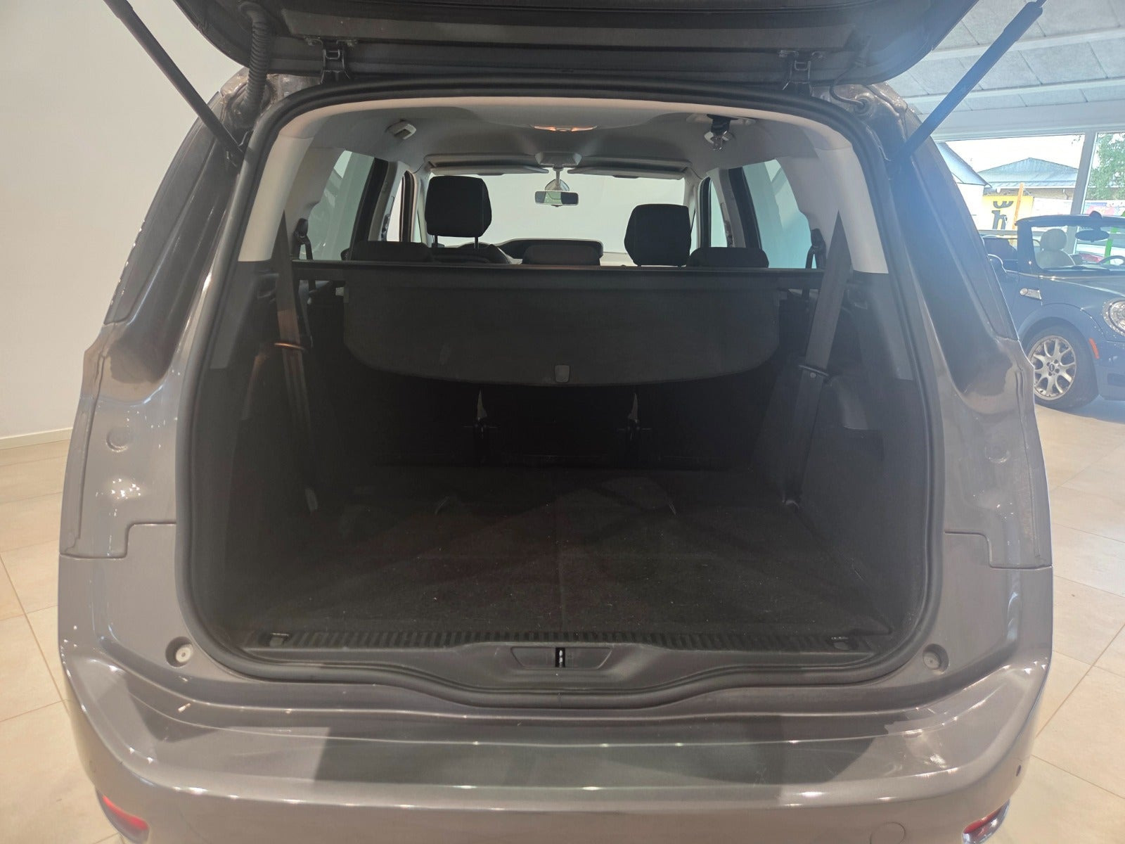 Grå Citroën Grand C4 SpaceTourer fra 2021