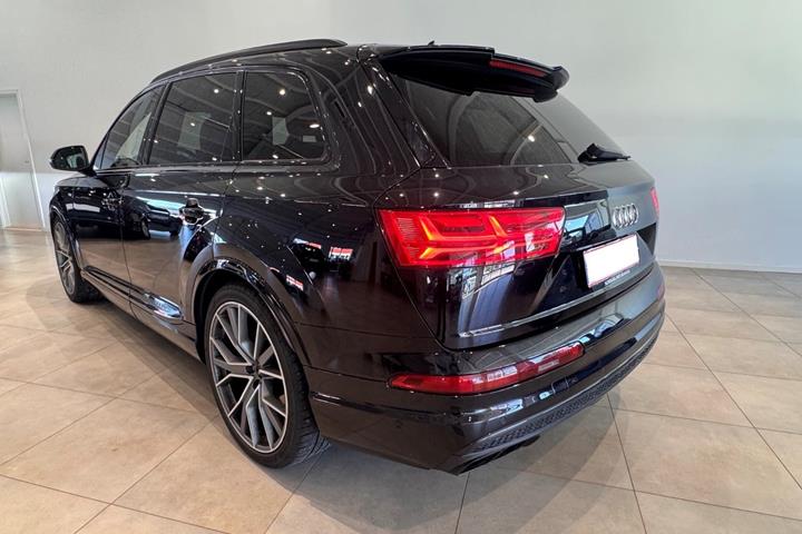 Sort Audi SQ7 fra 2017