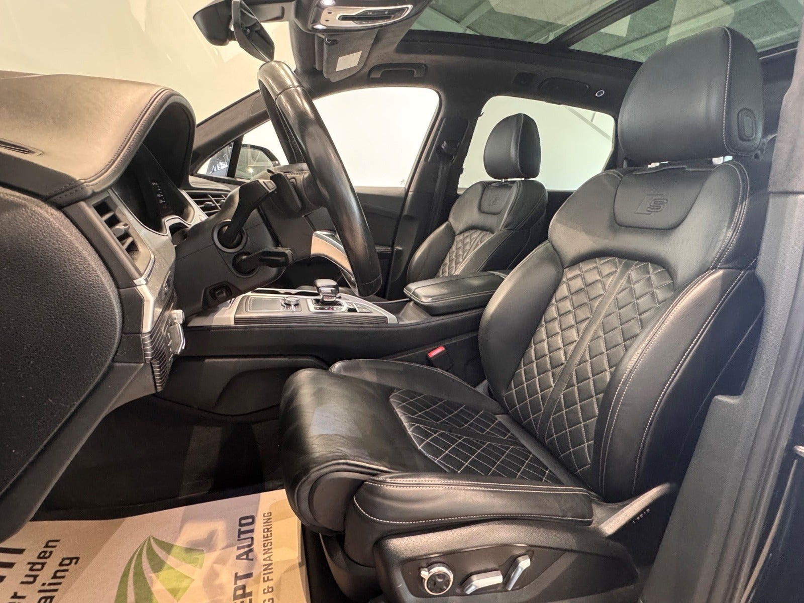 Sort Audi SQ7 fra 2017
