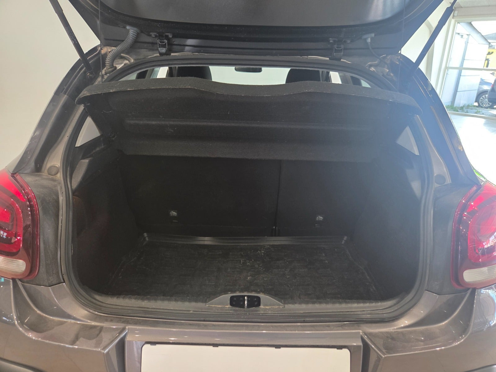 Grå Citroën C3 fra 2021
