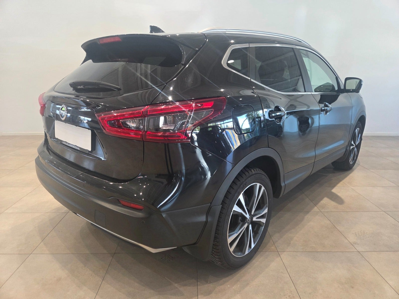 Sort Nissan Qashqai fra 2018