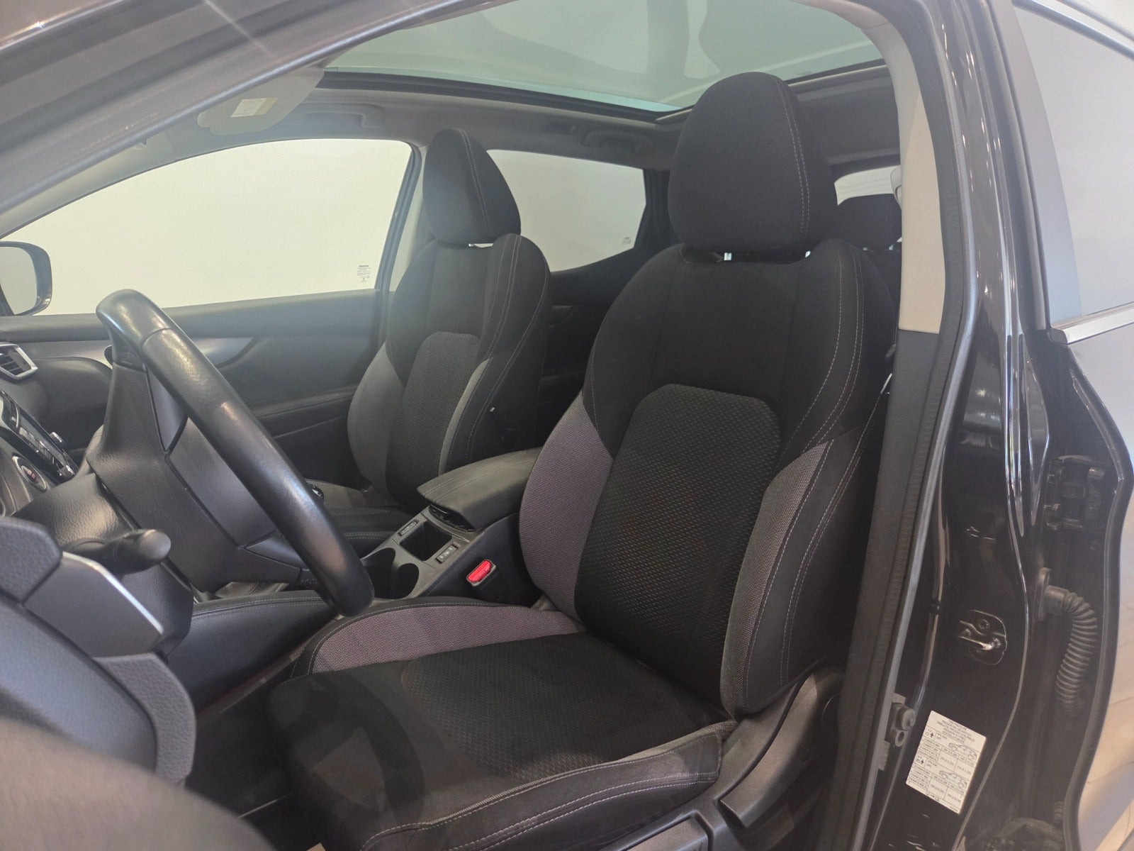 Sort Nissan Qashqai fra 2018