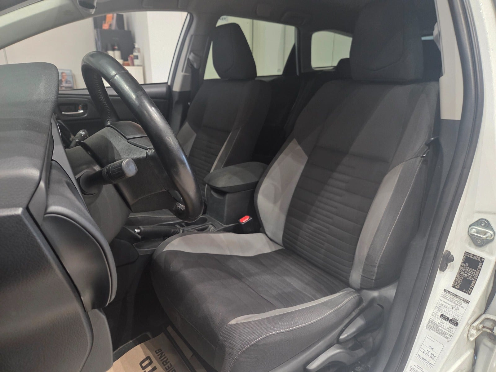 Hvid Toyota Auris fra 2016
