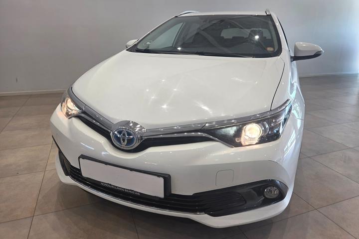 Hvid Toyota Auris fra 2016