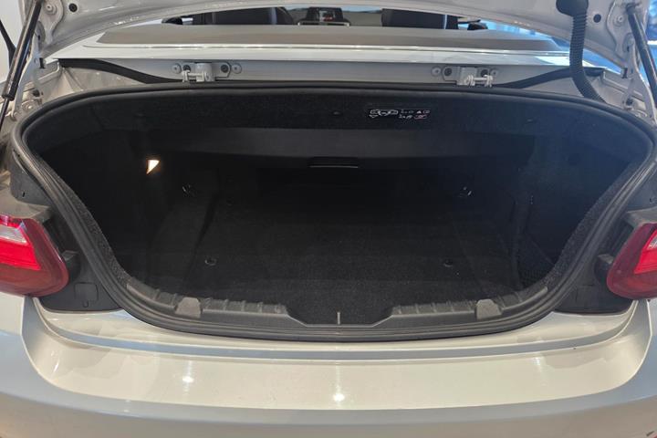 Sølv BMW 220i fra 2015