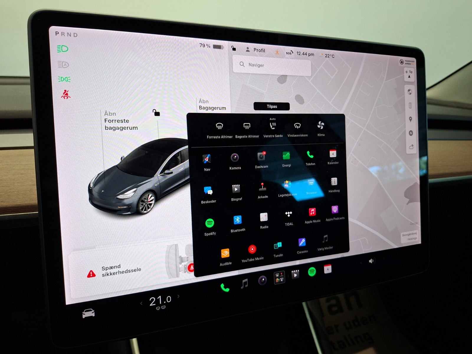 Grå Tesla Model 3 fra 2019