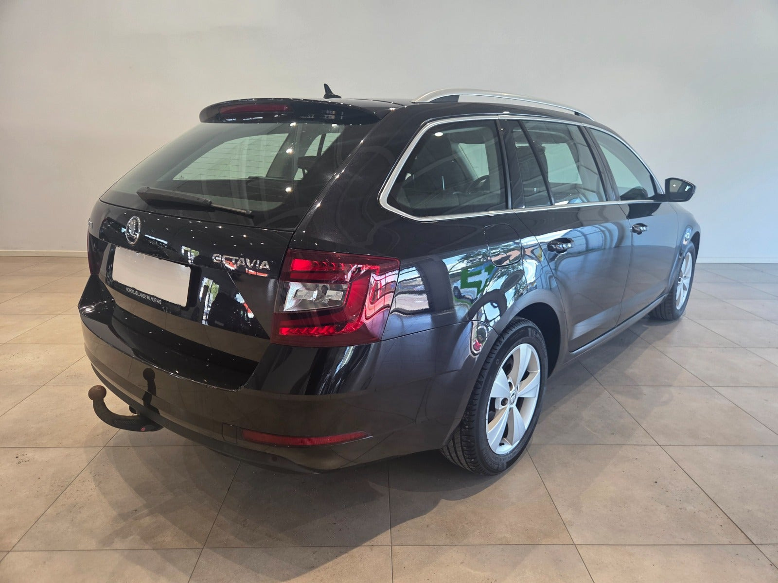Sort Skoda Octavia fra 2018