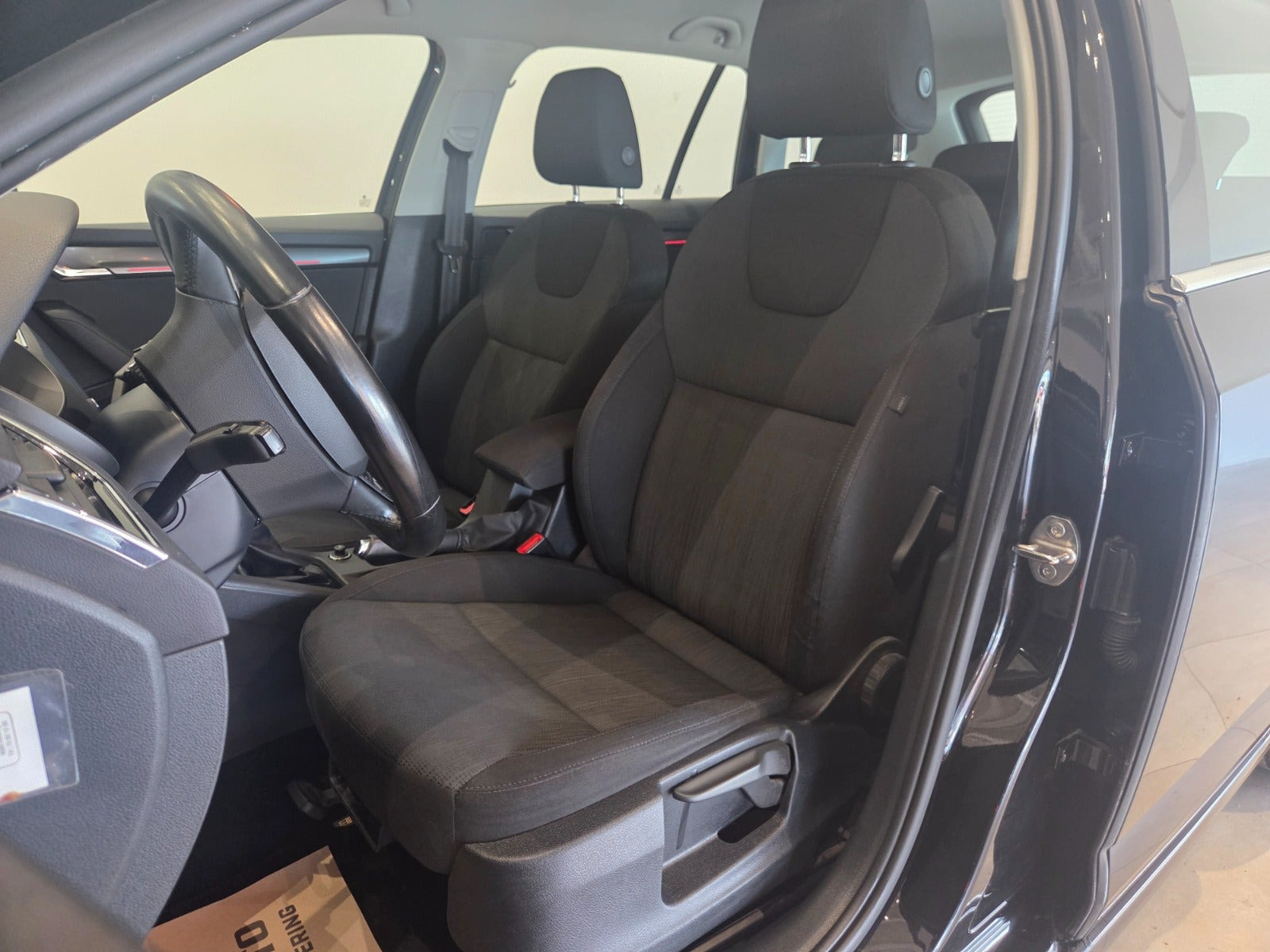 Sort Skoda Octavia fra 2018