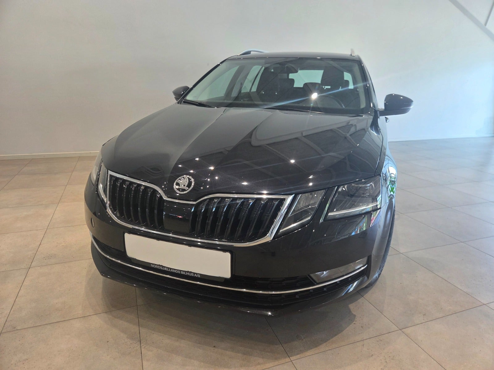 Sort Skoda Octavia fra 2018