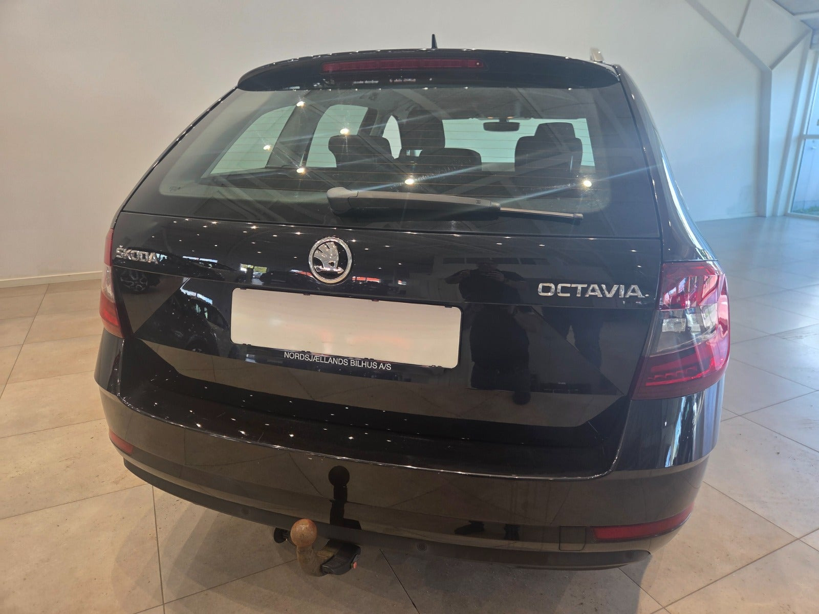 Sort Skoda Octavia fra 2018