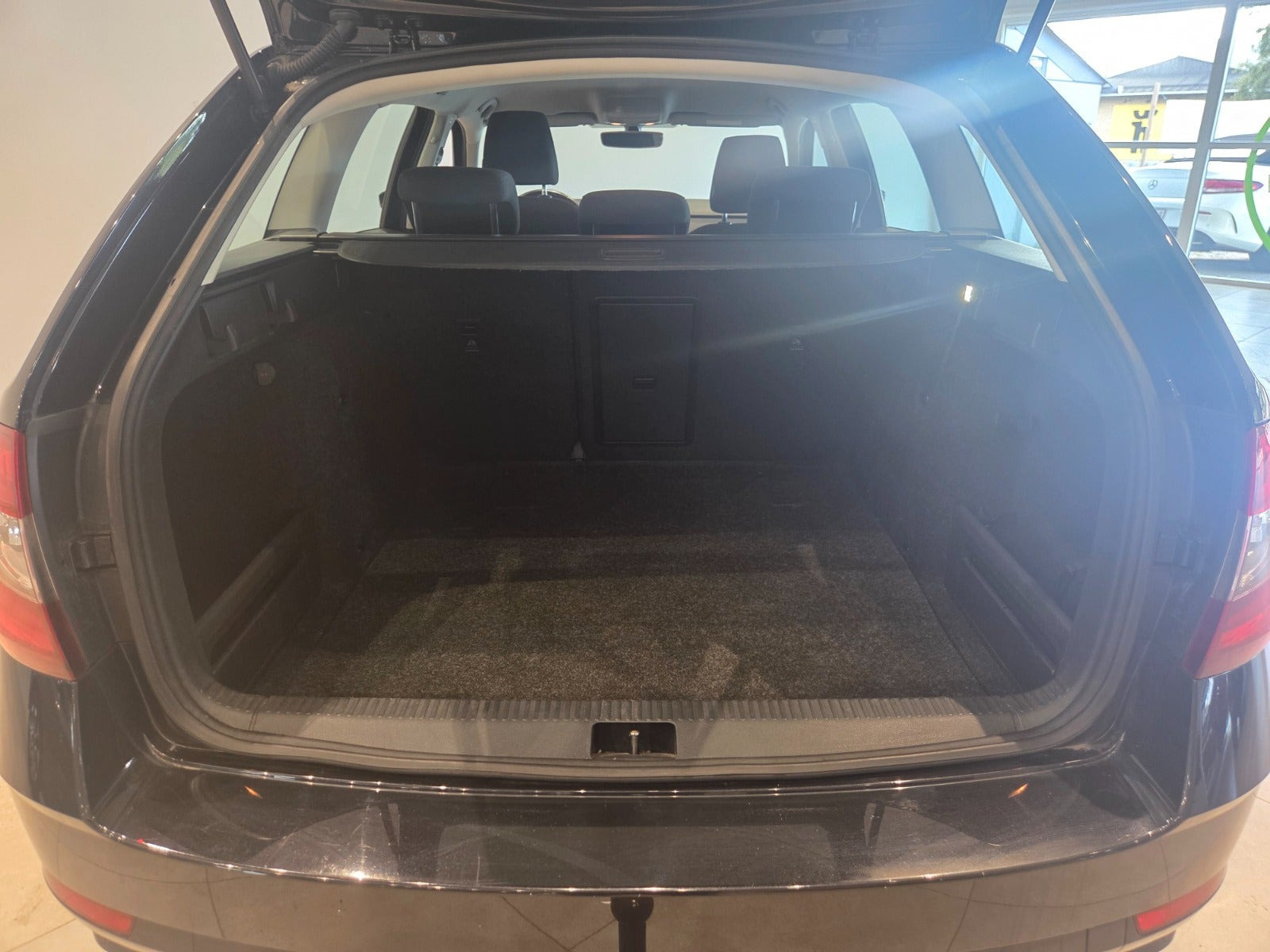 Sort Skoda Octavia fra 2018