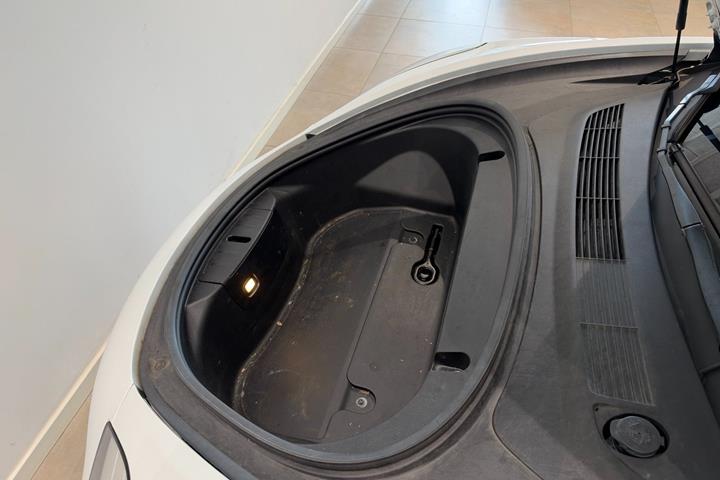 Hvid Tesla Model 3 fra 2020