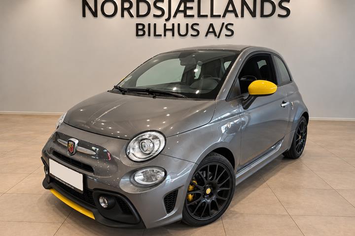 Grå Abarth 595 fra 2018