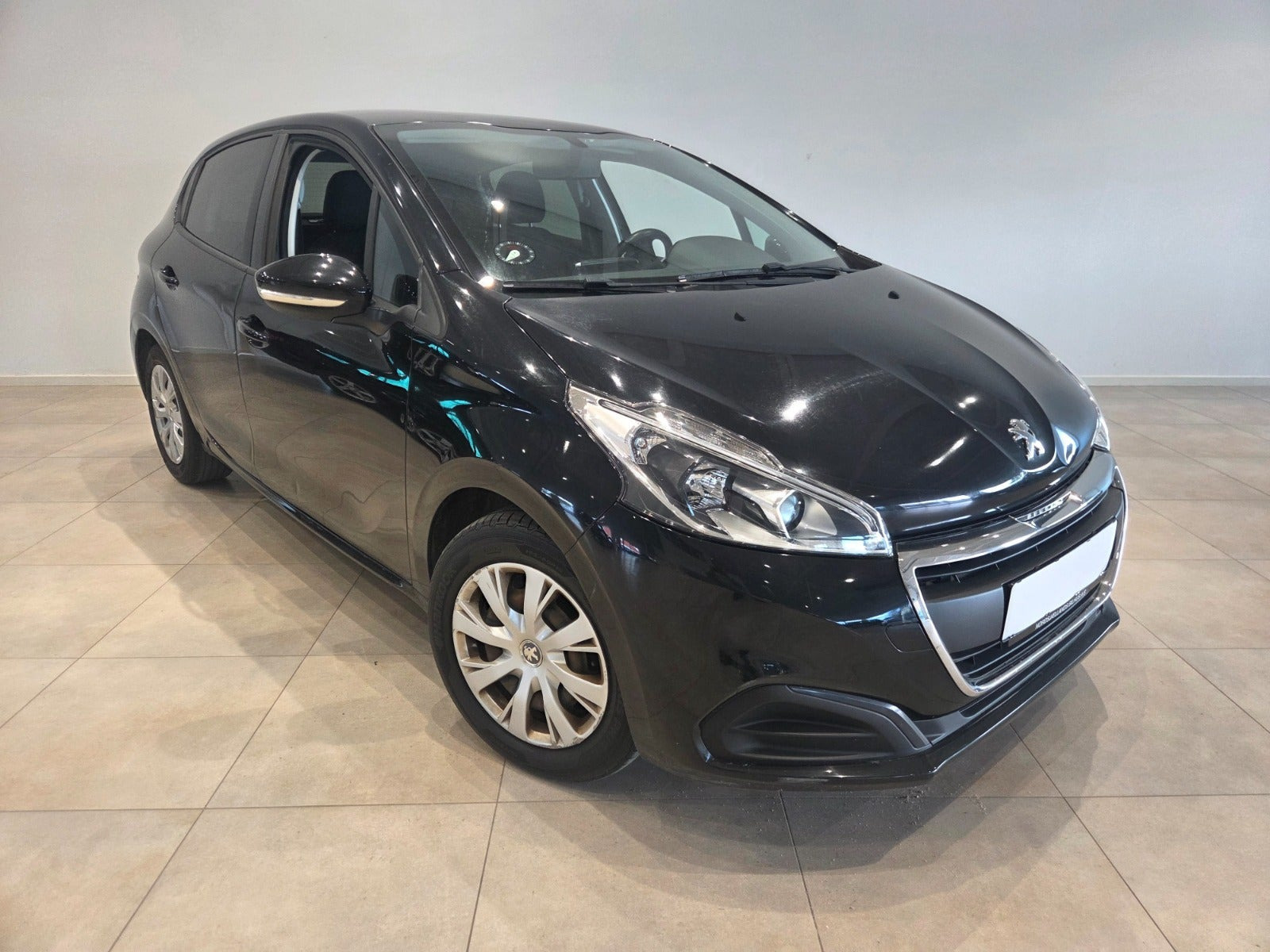 Sort Peugeot 208 fra 2017
