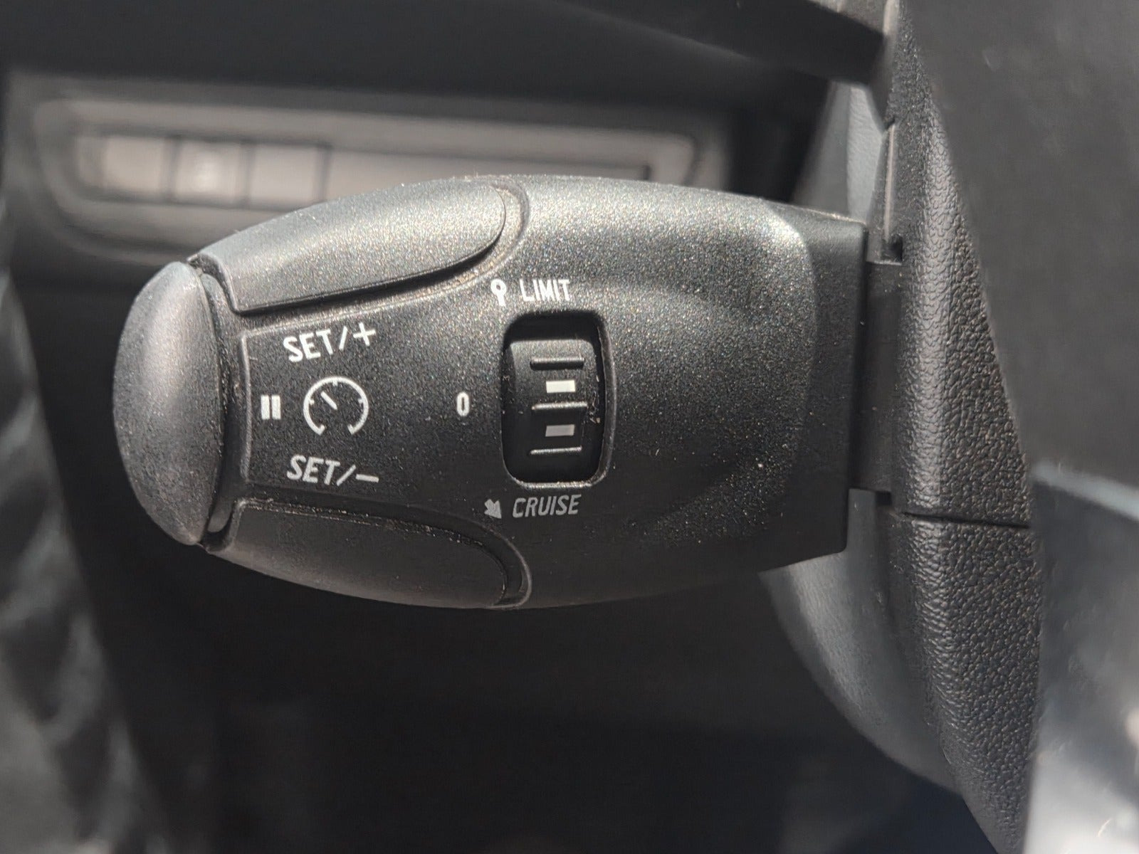 Sort Peugeot 208 fra 2017