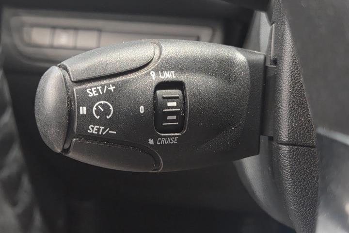 Sort Peugeot 208 fra 2017