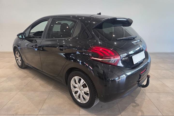 Sort Peugeot 208 fra 2017