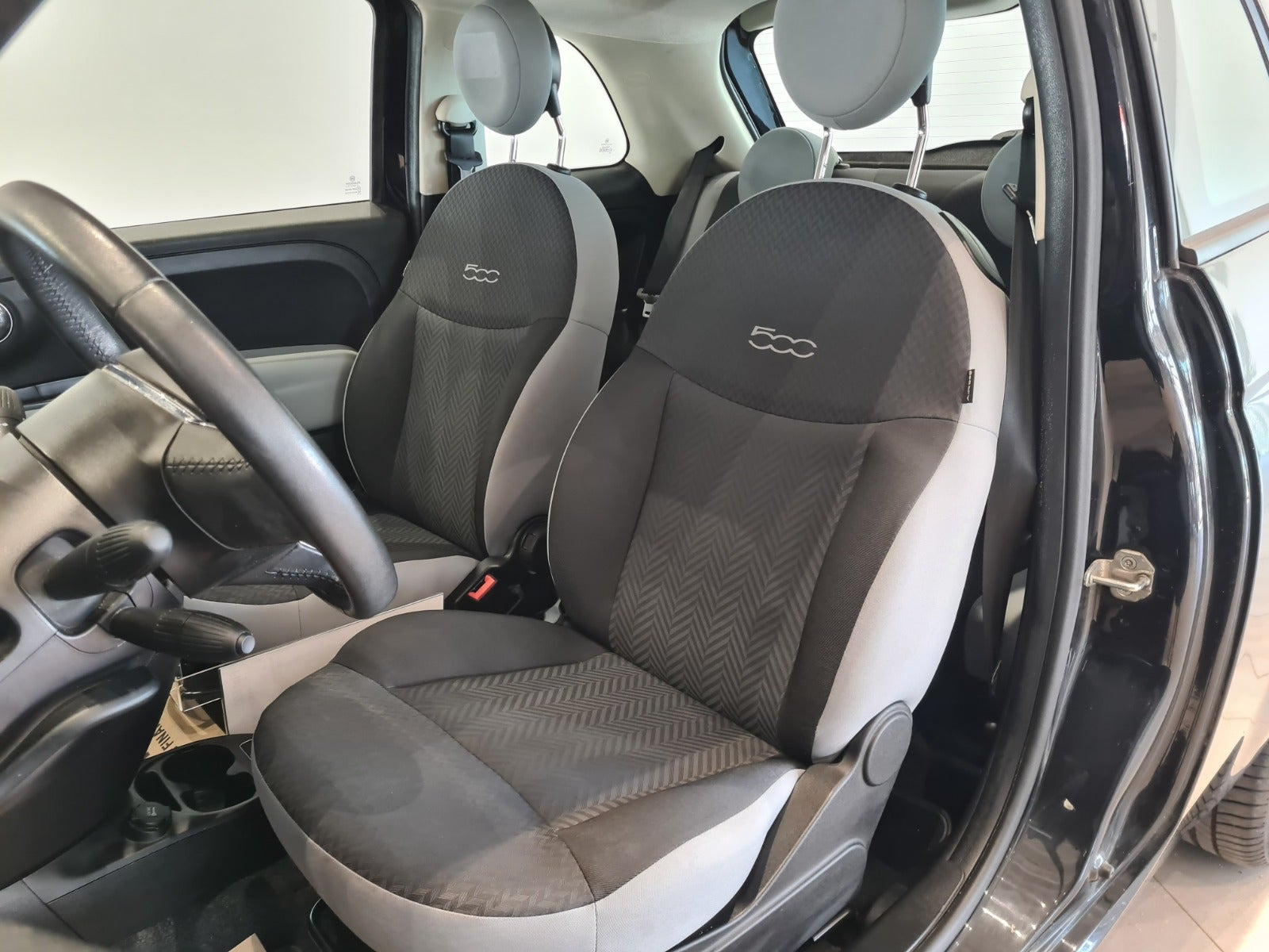 Sort Fiat 500 fra 2018
