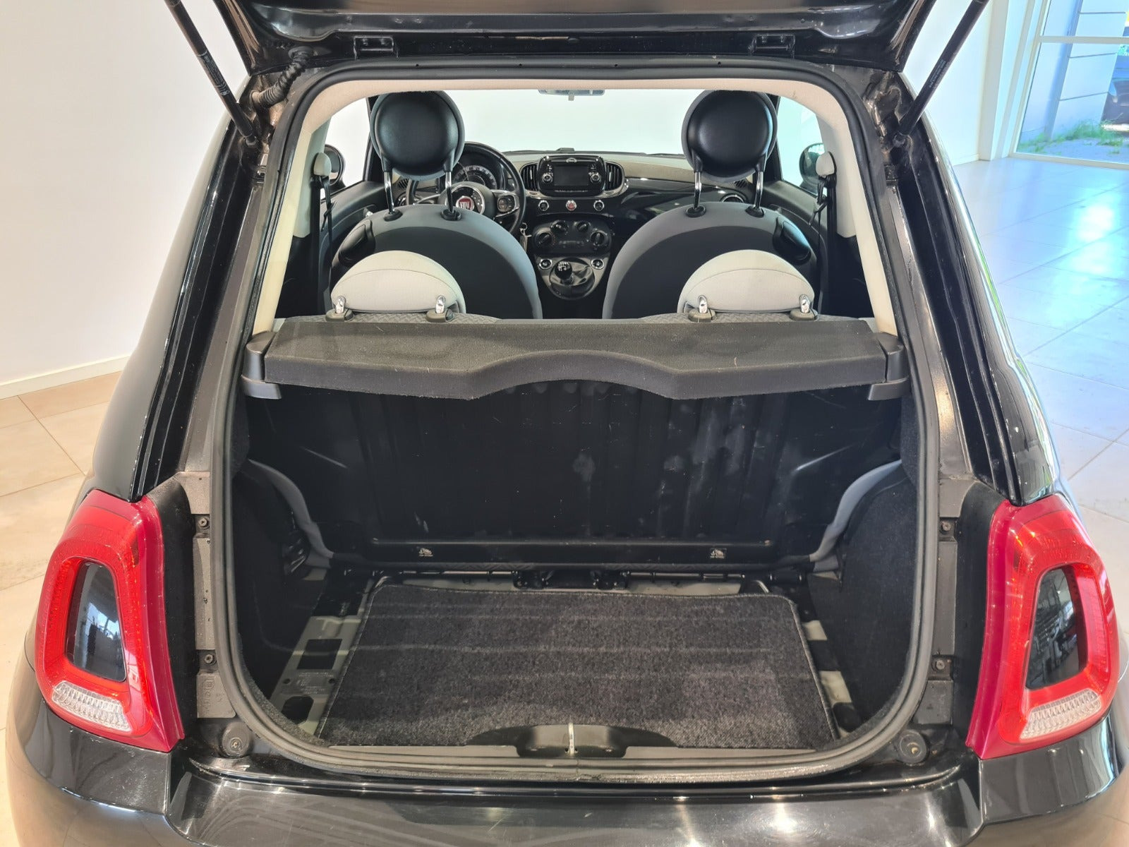 Sort Fiat 500 fra 2018