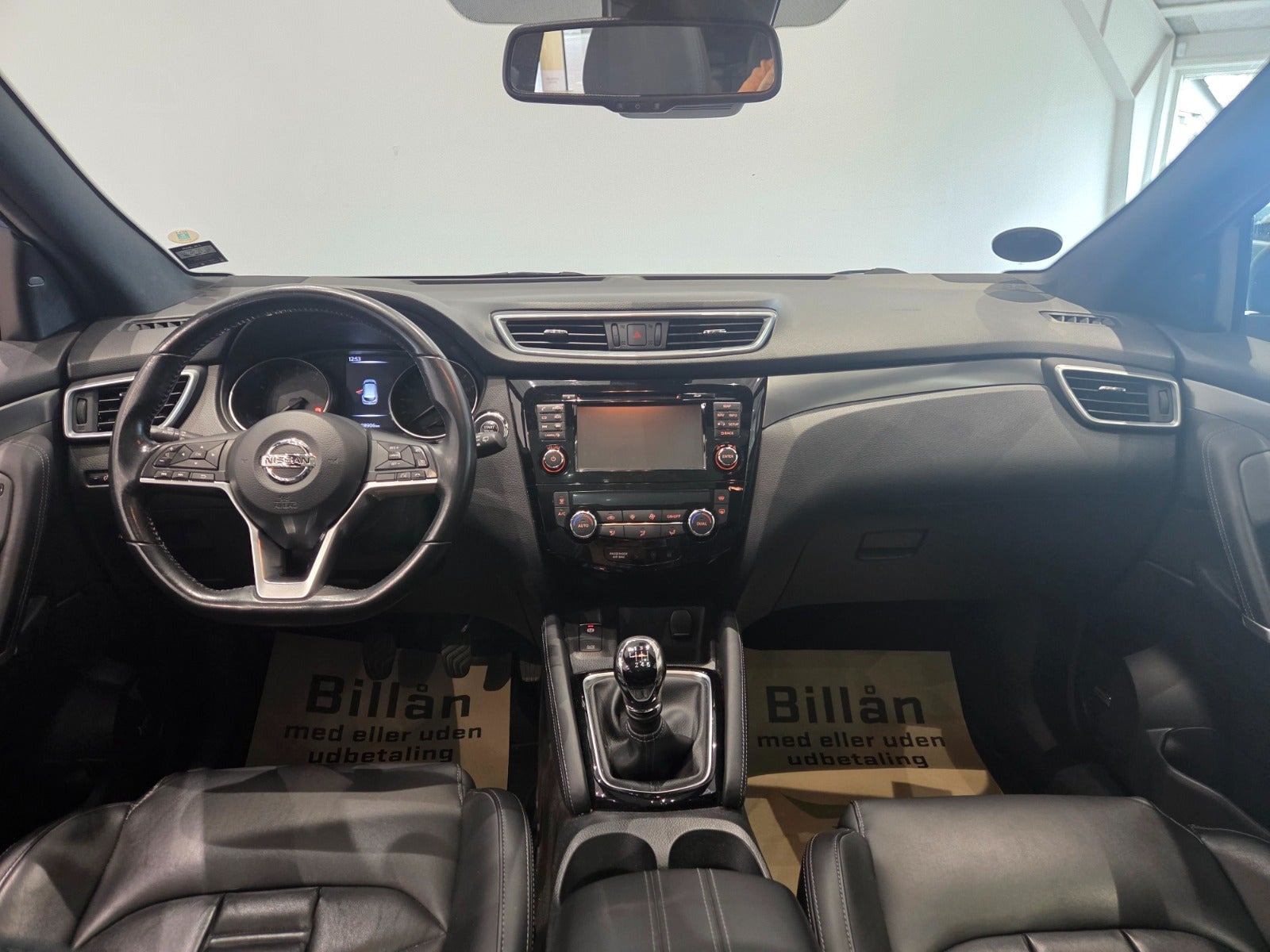 Blå Nissan Qashqai fra 2018