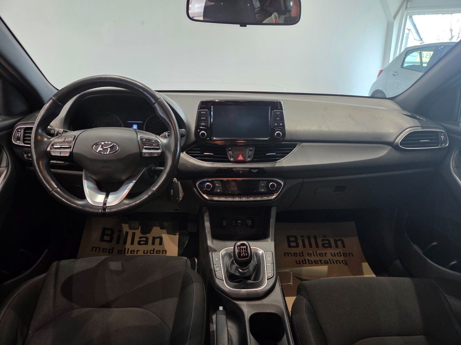 Grå Hyundai i30 fra 2018