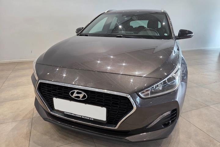 Grå Hyundai i30 fra 2018