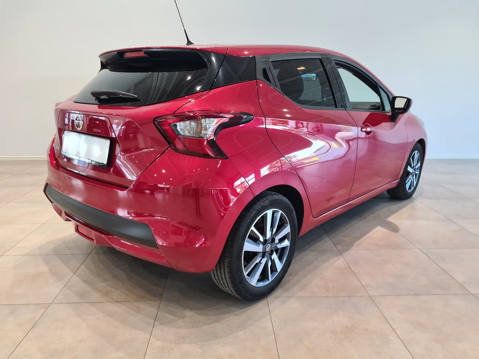 Rød Nissan Micra fra 2017