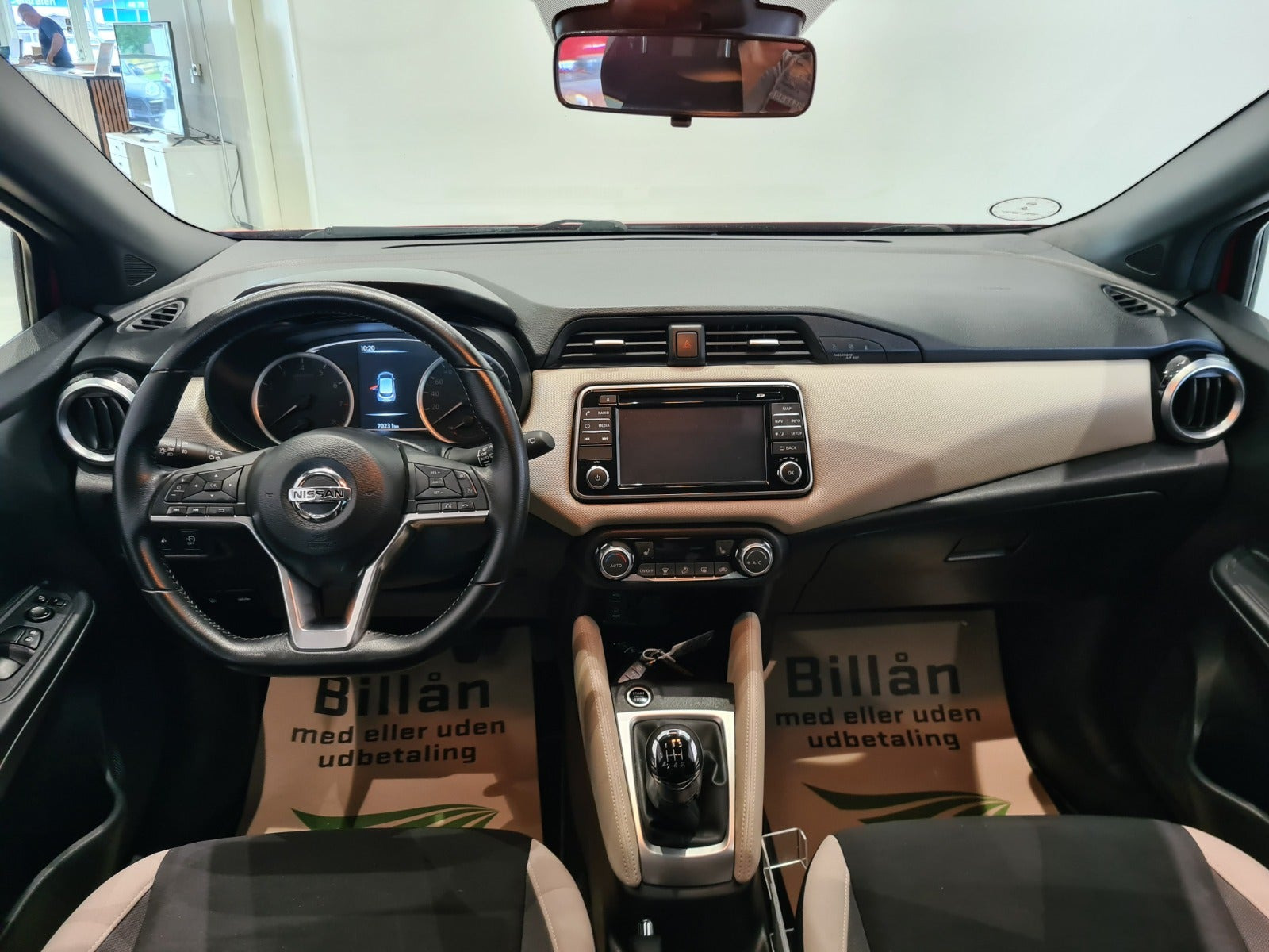 Rød Nissan Micra fra 2017