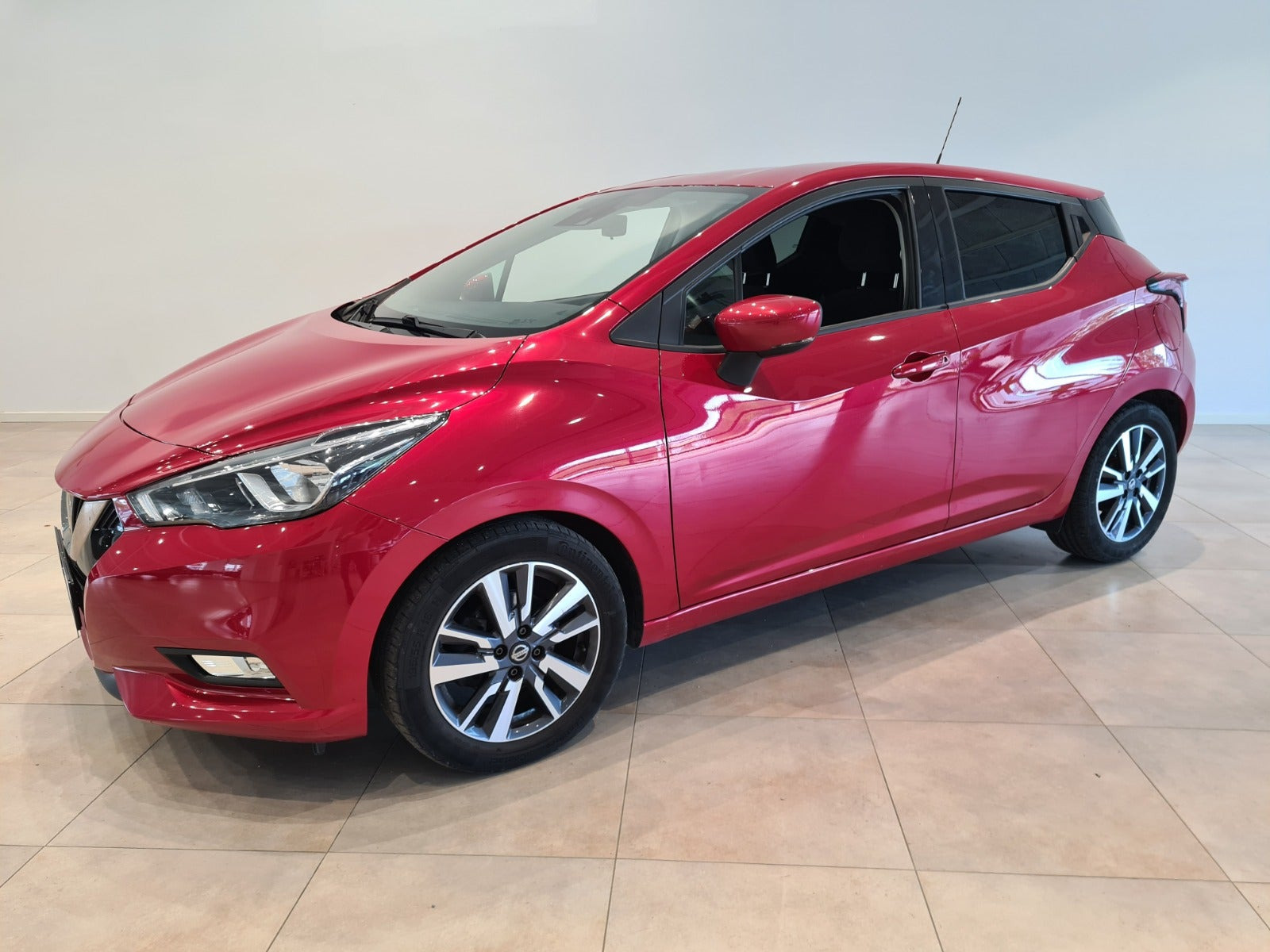 Rød Nissan Micra fra 2017