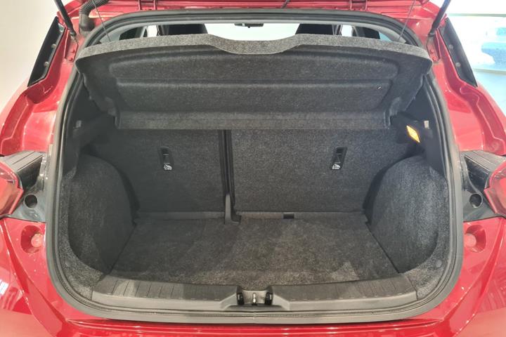 Rød Nissan Micra fra 2017