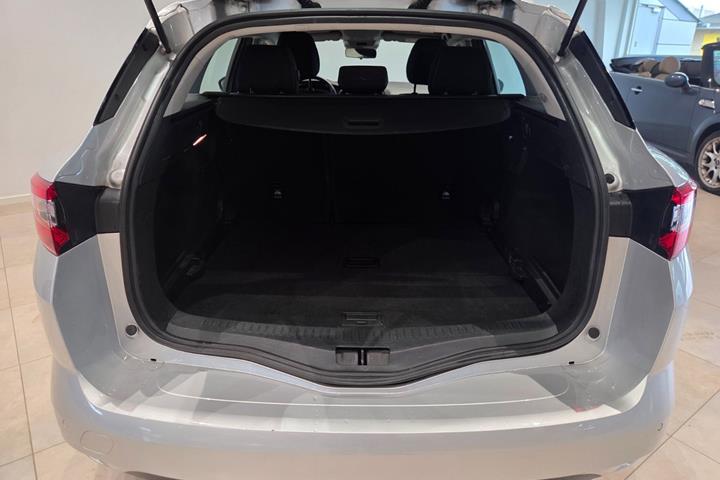 Sølv Renault Megane IV fra 2020
